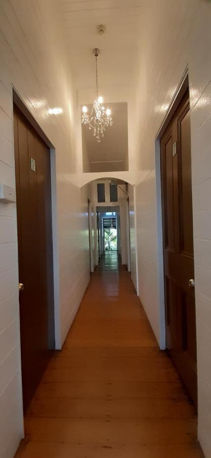 بيت شباب جيكوس باكباكرز كيرنز المظهر الخارجي الصورة A typical corridor in a residential building