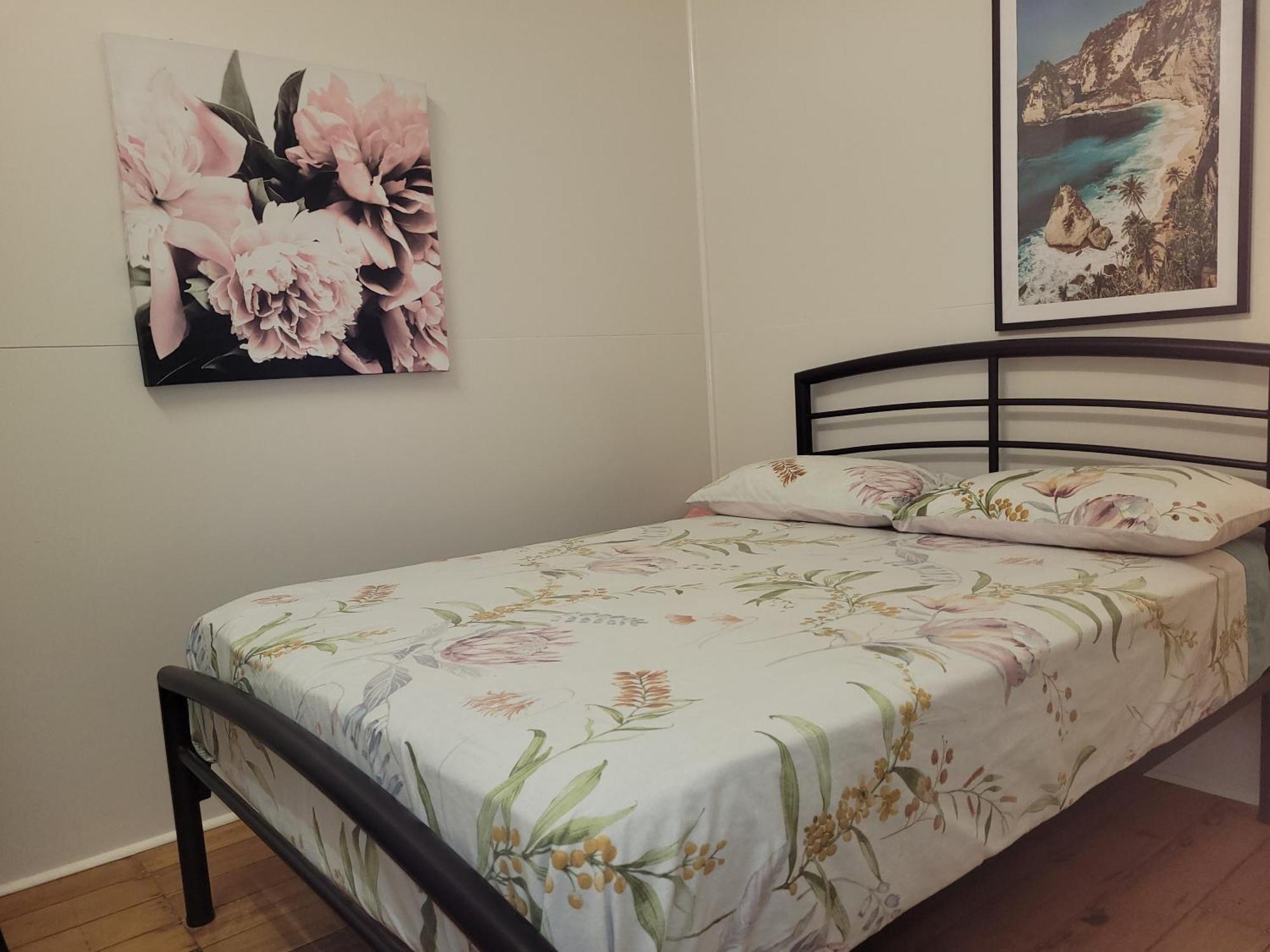 بيت شباب جيكوس باكباكرز كيرنز المظهر الخارجي الصورة A double bed
