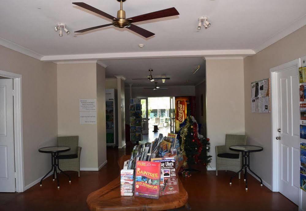 بيت شباب جيكوس باكباكرز كيرنز المظهر الخارجي الصورة The lobby of the station